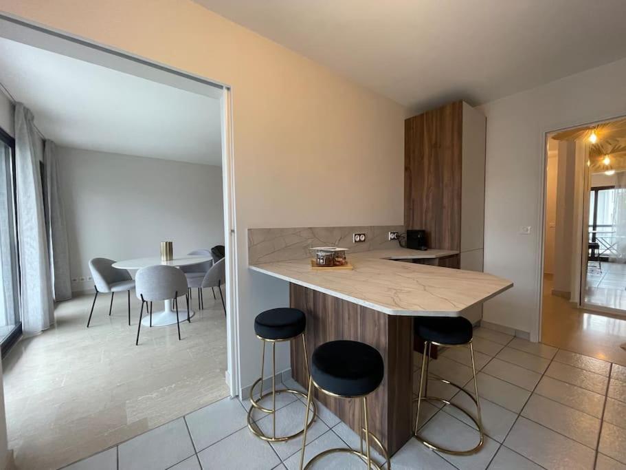 Appartamento Le Mont-Veyrier, Parking Et Vue Annecy Esterno foto